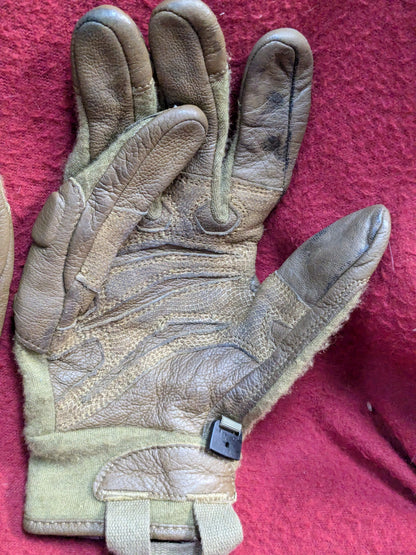 Outdoor Research Firemark Sensor Gloves - USA  Coyote Medium  Used (40cr- cb2-ENU197)