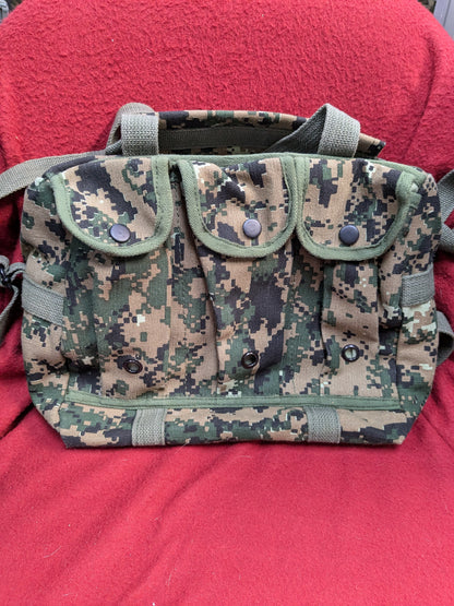 USMC MARPAT WOODLAND FIELD Bag W/ Pouches Excellent Condition (bag-YLU52)