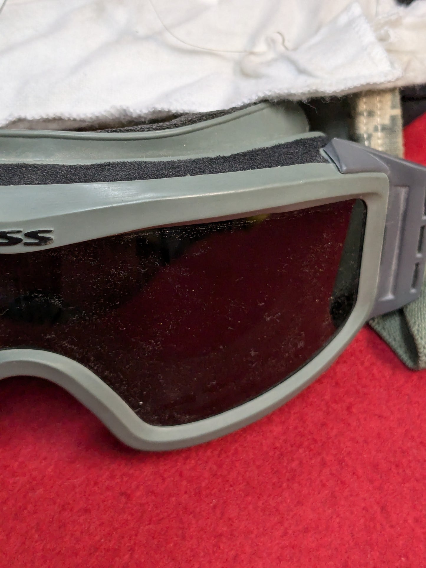 US Army ESS Ballistic Eye Protection Dust Wind Goggles Clear Dark Case Used *cl ab01-YLU106*