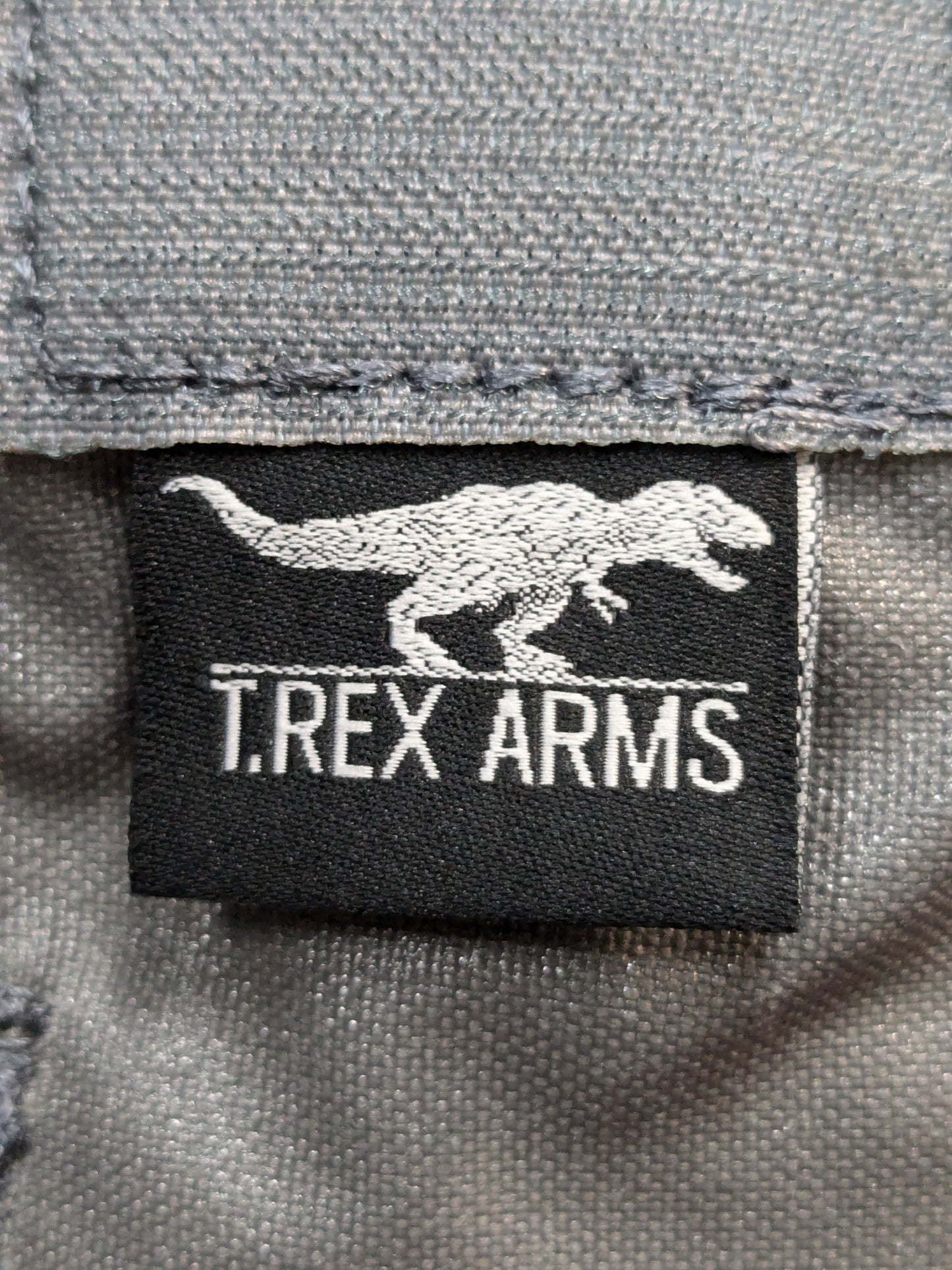 T.REX Hydro Pouch Wolf Gray Good Condition (35cr-YLU133)