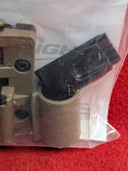 NOS First Light TRS Molle Blade Flashlight Mount (31cr-YLU166)