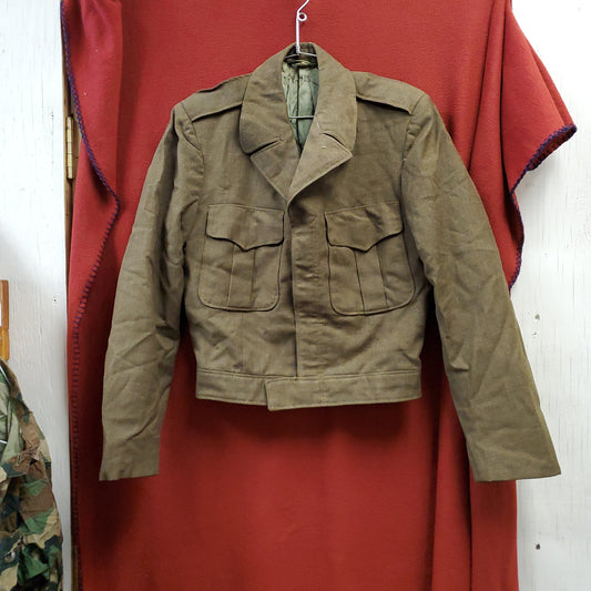 WWII 1952 38L IKE M-1950 Jacket, Field, Wool OD Excellent condition (a08 DC3-L)