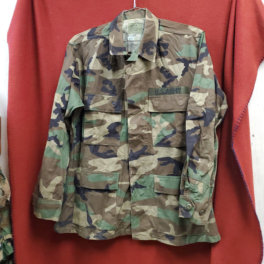 US Army Medium Regular BDU Woodland Top Jacket Used  (a10 DC4-K)