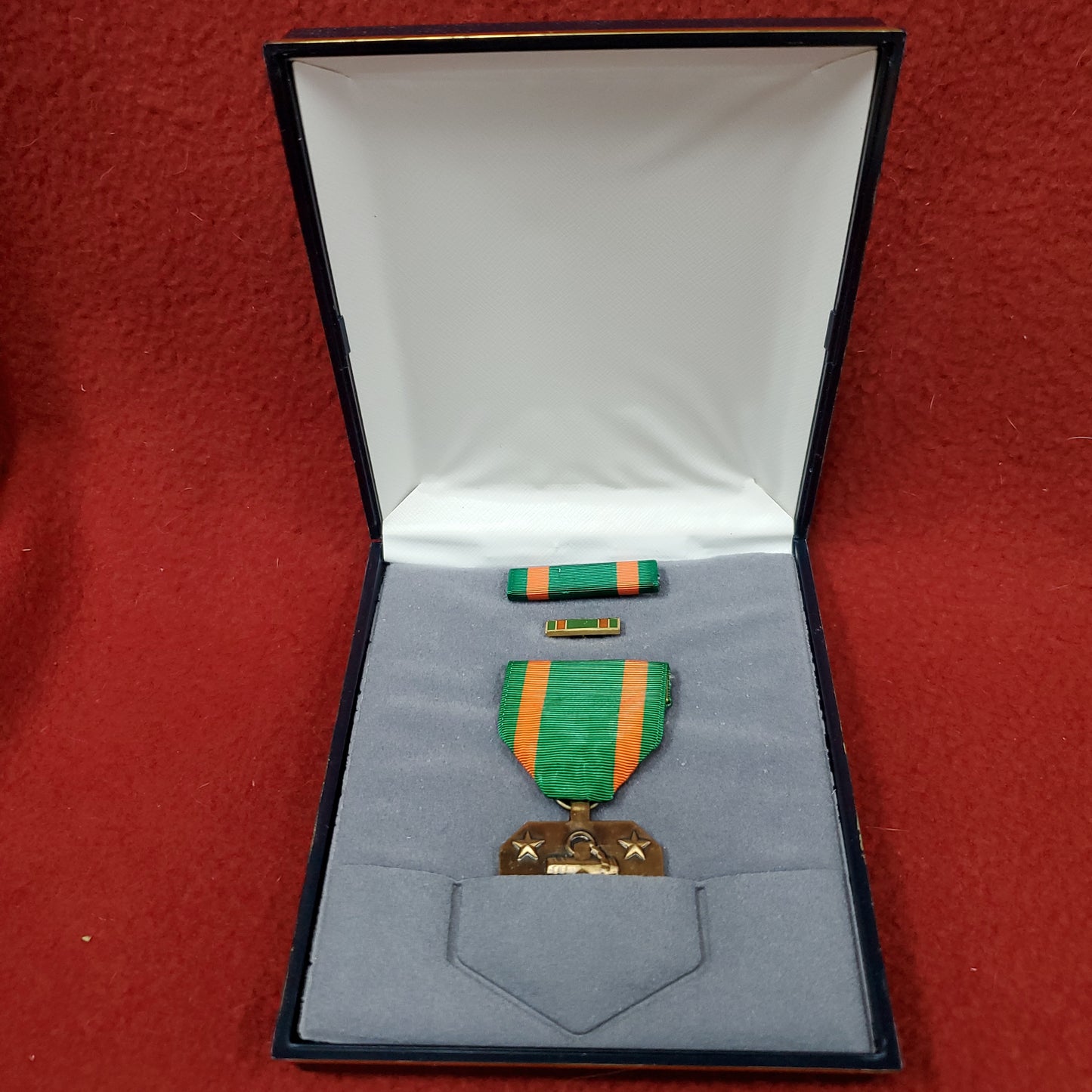 Vintage US Navy and Marine Corps Achievement Medal Lapel Pin Ribbon Box Set Army (dc21)