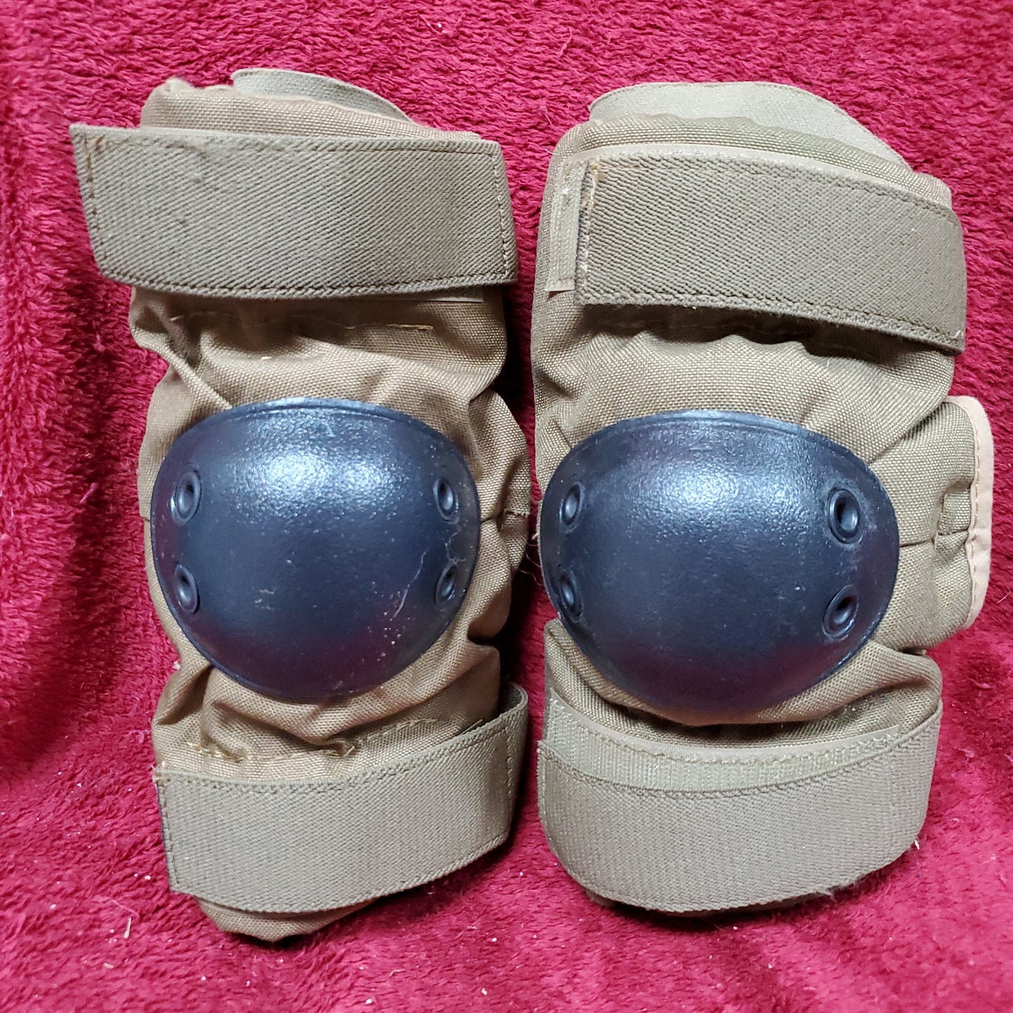 BIJAN'S Medium US Military Issue Coyote Elbow Pads (09s5)