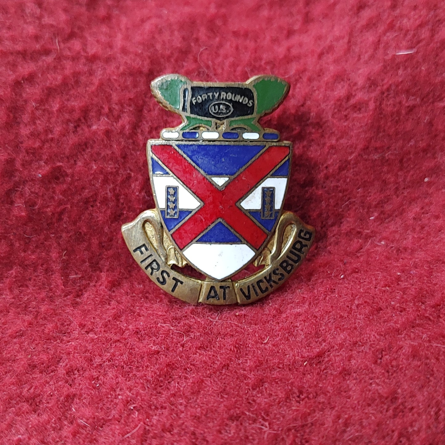 VINTAGE US Army 13th INFANTRY
Unit Crest Pin (11o77)