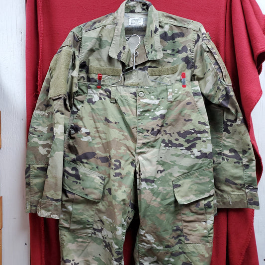 SET of US Army MEDIUM REGULAR Uniform Top Pants OCP Pattern (23o db15-1)