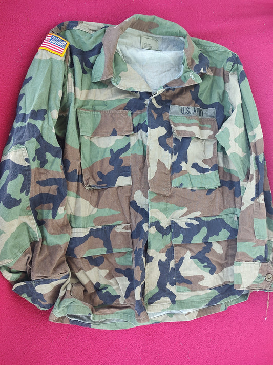 US Army Woodland Camo Coat Size Medium Short Good Condition (A04- DC02-A11)