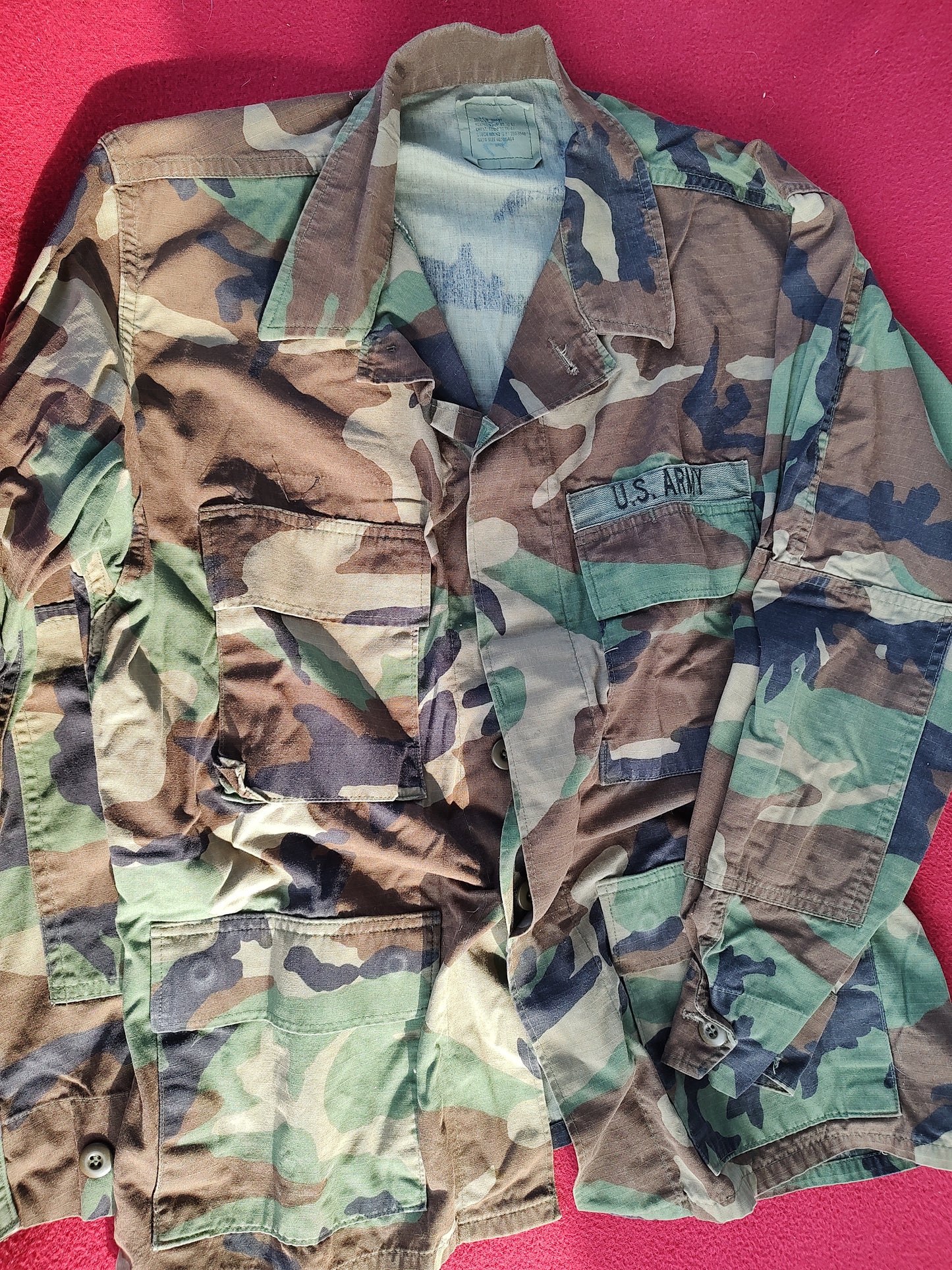 US Army Woodland Camo Coat Size Medium Short (21s ac15-32)