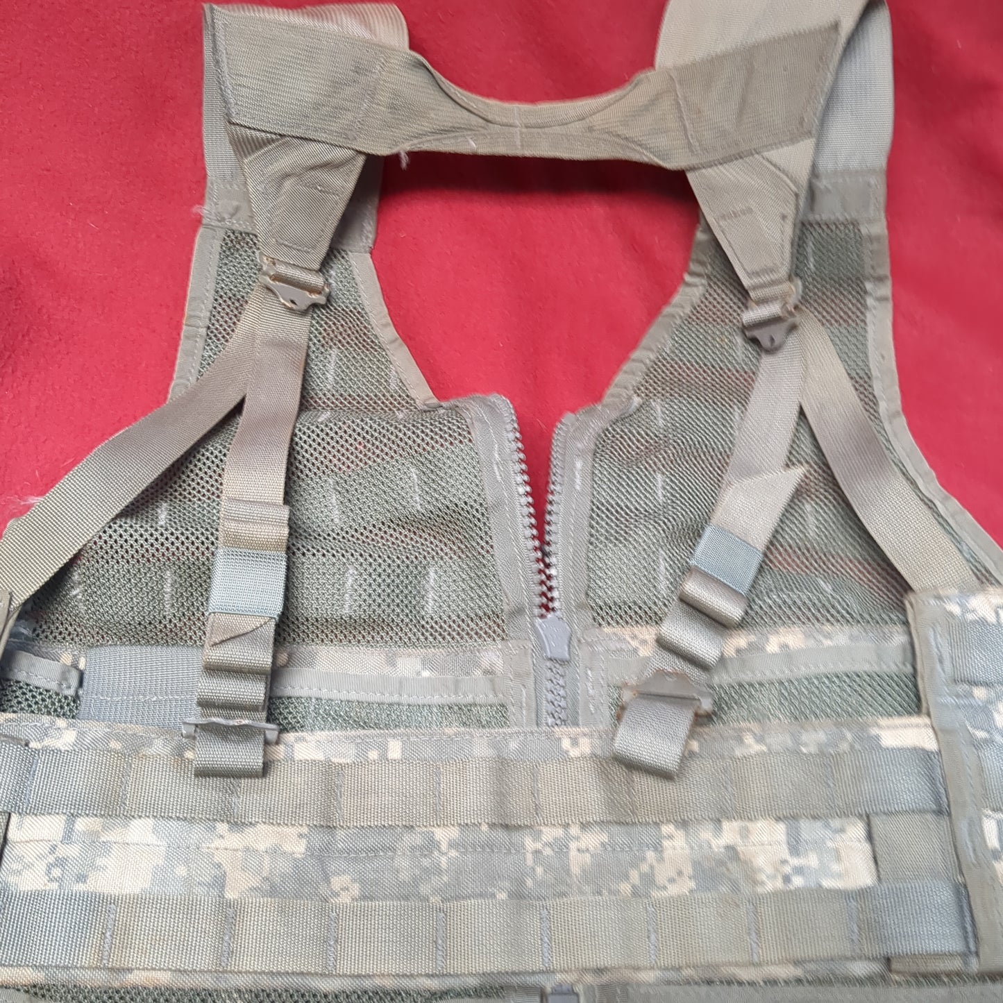 Chest Rig ACU Digitial Camo Fighting Load Carrier FLC Molle (lbv-MH683)