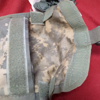 US Army Suction Catheter Pouch UCP ACU Molle II Good Condition (acu-MH697)