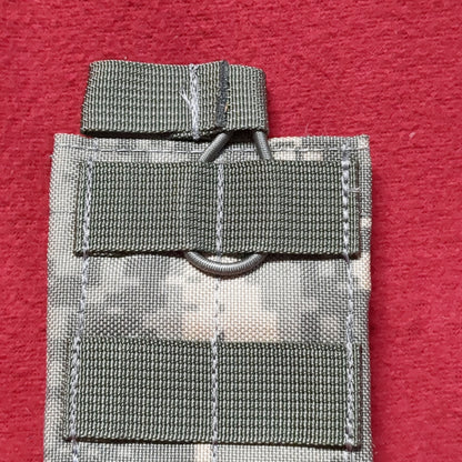 US Army Taxtical Taylor Pouch UCP ACU Molle II W/Malice clips Excellent Condition (acu-APR6)