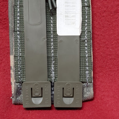 US Army Taxtical Taylor Pouch UCP ACU Molle II W/Malice clips Excellent Condition (acu-APR6)