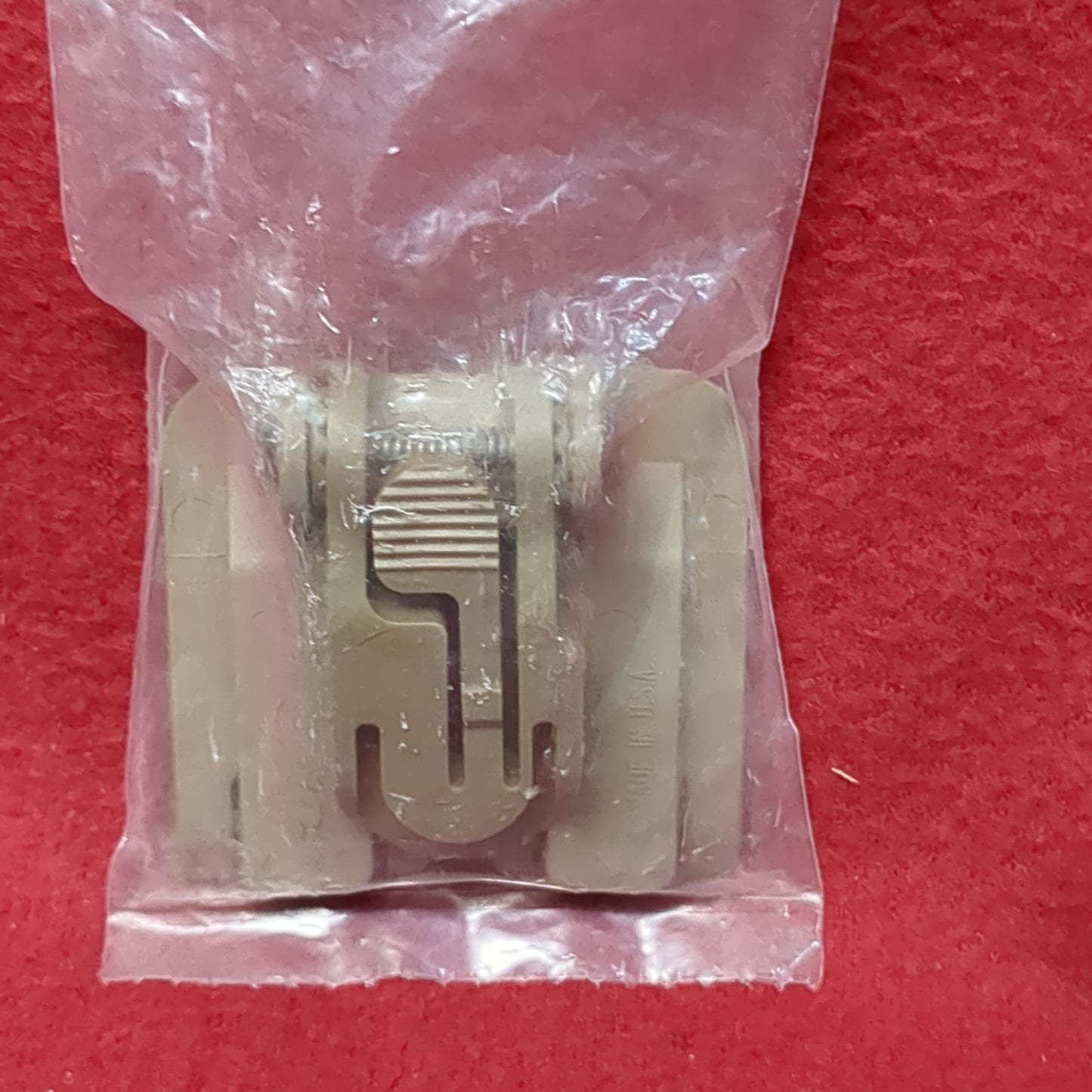 New Surefire Z71 Molle Vest Clip HL1 (25o-APR240)