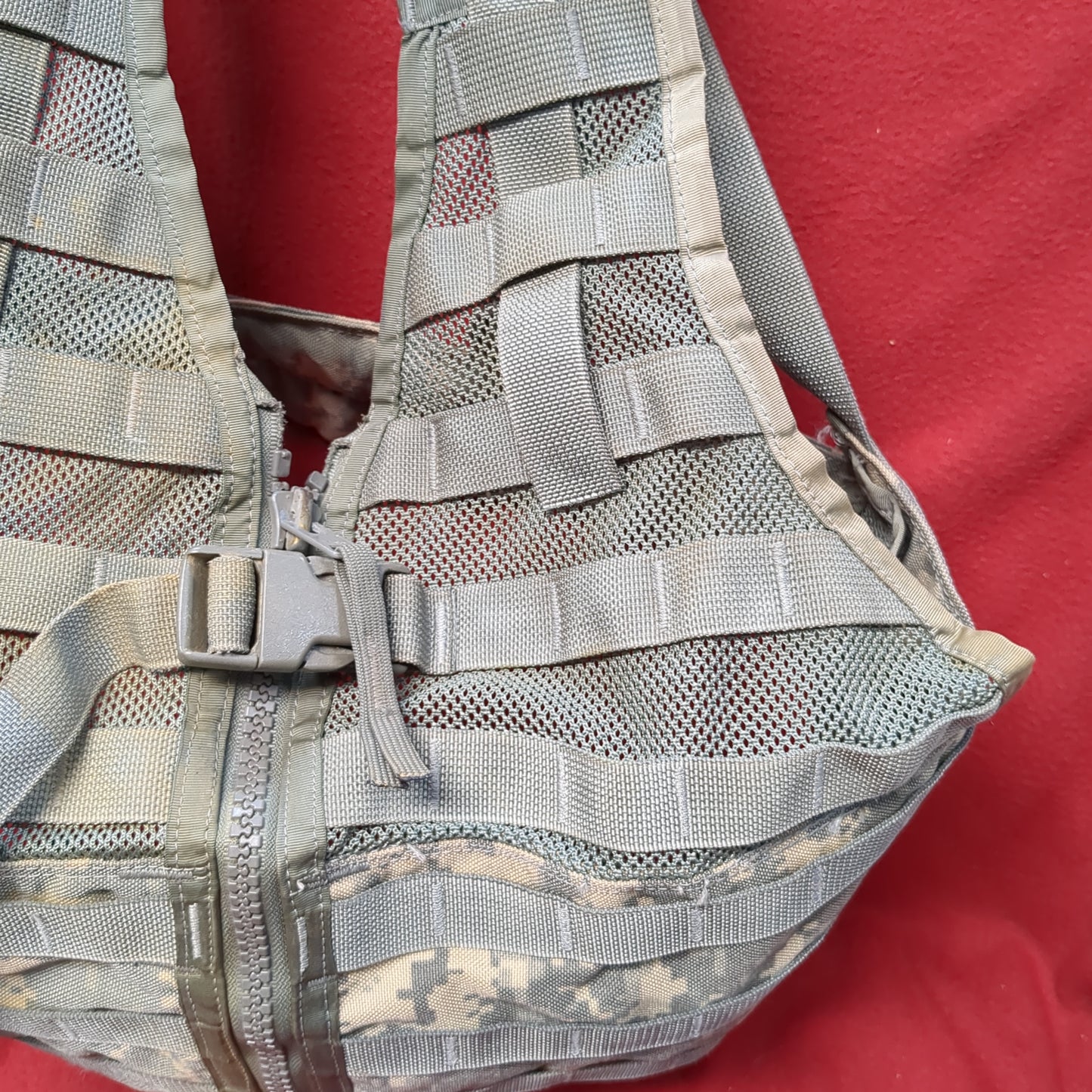 Chest Rig ACU Digitial Camo Fighting Load Carrier FLC Molle (lbv2-APR251)