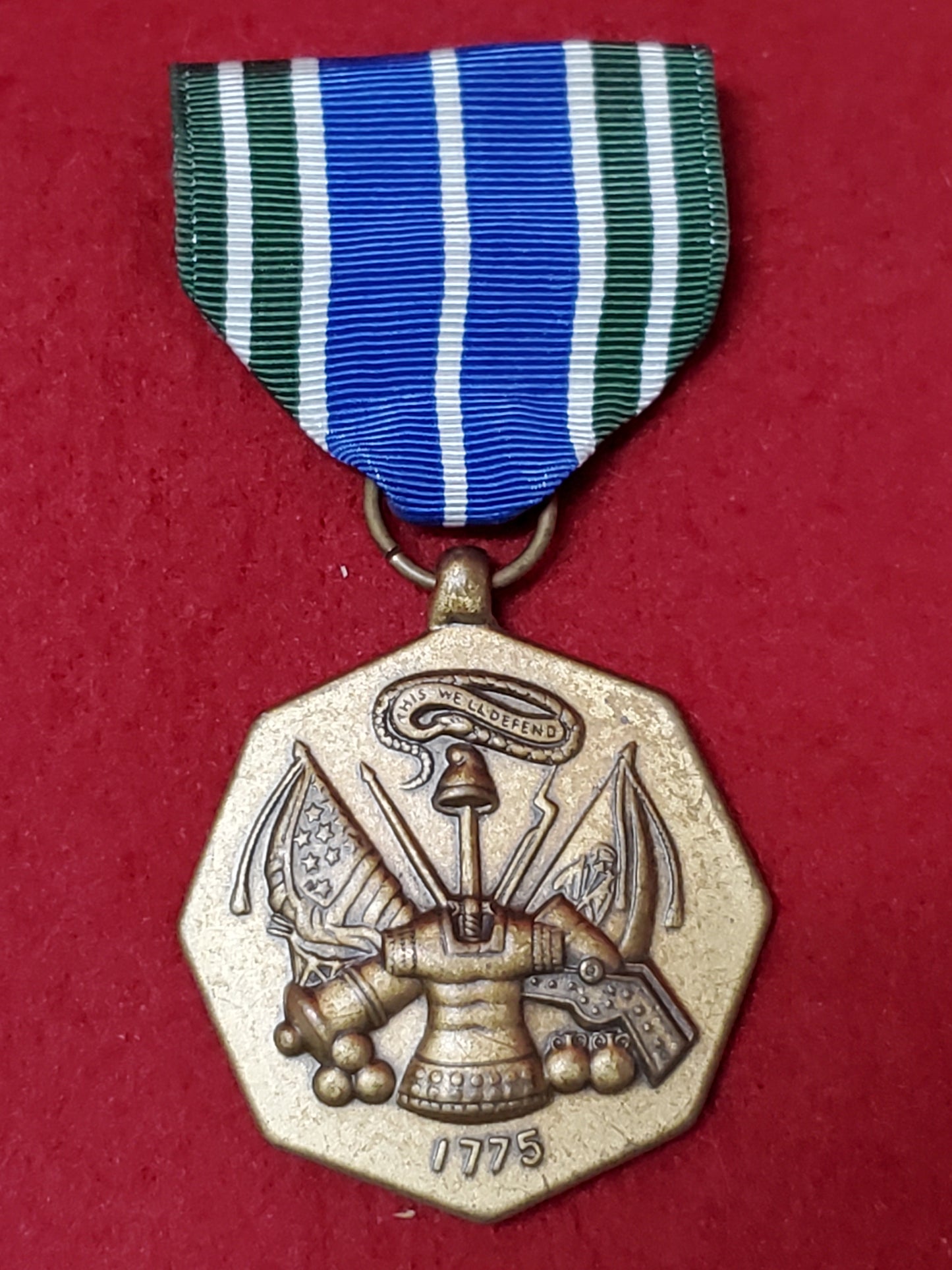 VINTAGE US Army MILITARY ACHIEVEMENT AWARD Full Size Medal (06o109)