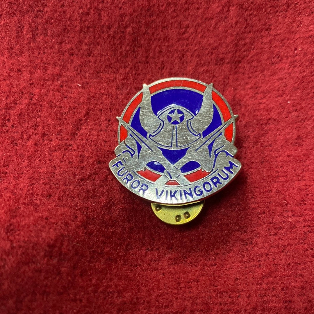 VINTAGE US Army 47th Infantry Pin (04cc85)